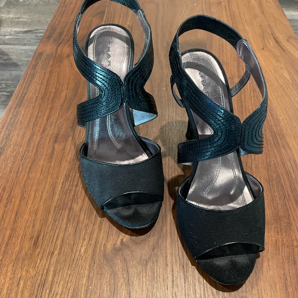 Tahari Pumps